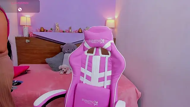 Snapshot of ScarletEmber3 chatting on March 20, 4:07 am ScarletEmber3 online show from March 20, 4:07 am