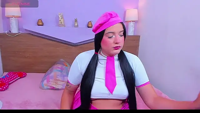 Snapshot of ScarletEmber3 chatting on September 18, 5:53 am ScarletEmber3 online show from September 18, 5:53 am