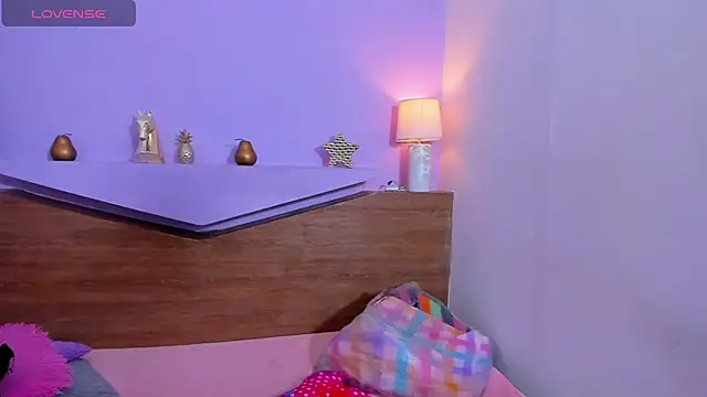 Snapshot of ScarletEmber3 chatting on September 23, 6:05 am ScarletEmber3 online show from September 23, 6:05 am