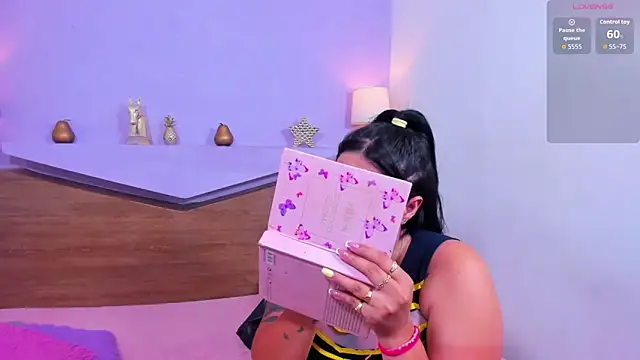 Snapshot of ScarletEmber3 chatting on September 27, 3:55 am ScarletEmber3 online show from September 27, 3:55 am