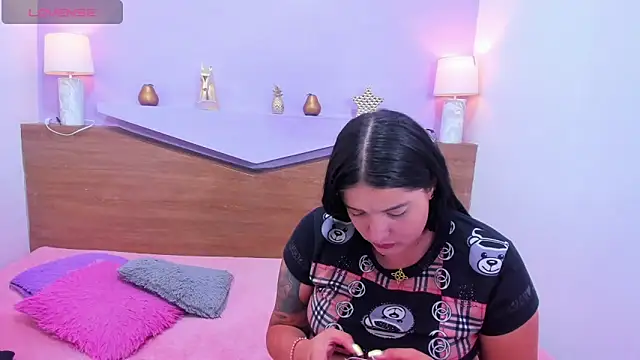 Snapshot of ScarletEmber3 chatting on October 9, 3:59 am ScarletEmber3 online show from October 9, 3:59 am