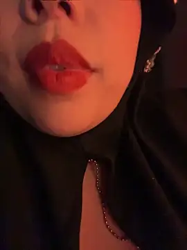 Snapshot of zahra_Jalid chatting on May 22, 9:53 pm zahra Jalid online show from May 22, 9:53 pm