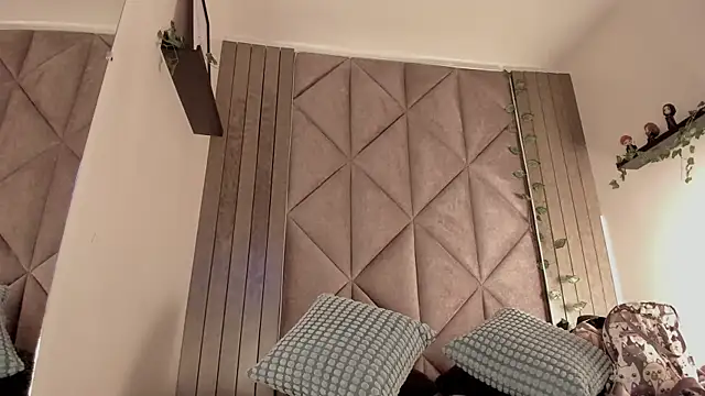 SabrinaSpell  online show from January 9, 11:46 am