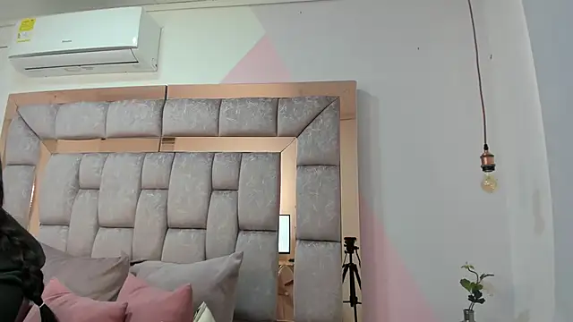 Snapshot of carla_woods chatting on October 17, 5:04 pm carla woods online show from October 17, 5:04 pm