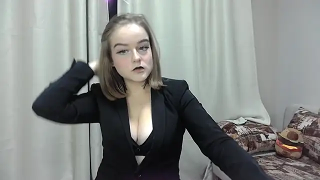 ELLY REY online show from November 12, 5:24 pm