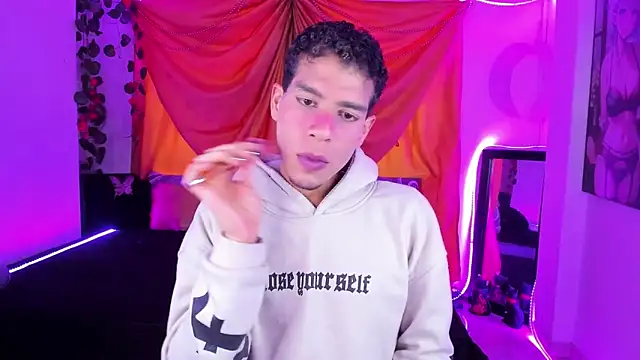 Ethan Boyy online show from October 15, 9:04 pm