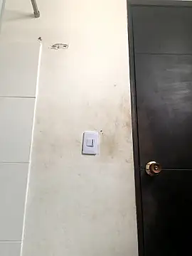 Snapshot of Latinos_2001 chatting on January 14, 12:55 pm Latinos 2001 online show from January 14, 12:55 pm