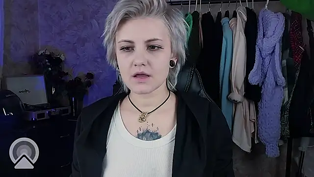 EvaBrownie online show from January 28, 3:35 pm