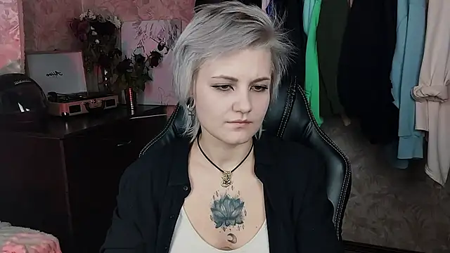 EvaBrownie online show from January 31, 3:33 pm