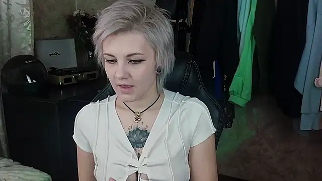 EvaBrownie online show from February 2, 9:30 am