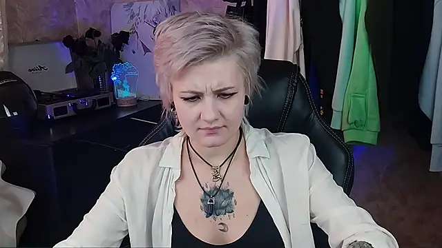 EvaBrownie online show from February 4, 11:38 am