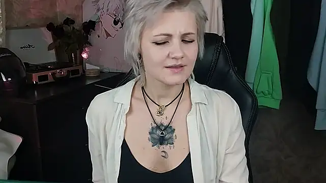 EvaBrownie online show from February 4, 2:43 pm