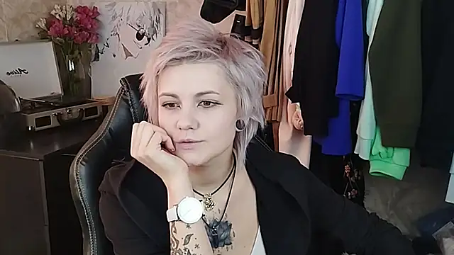 EvaBrownie online show from February 19, 10:34 am