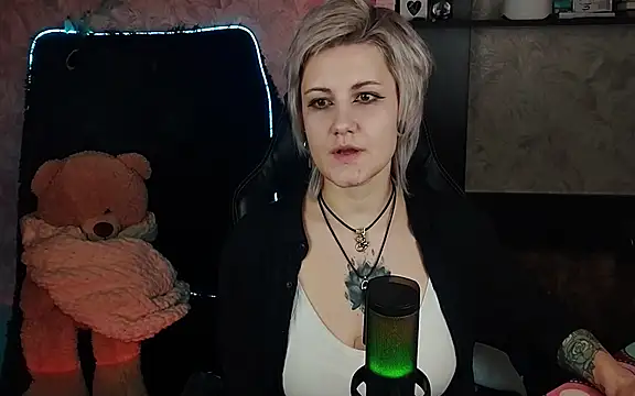 EvaBrownie online show from March 15, 1:07 pm