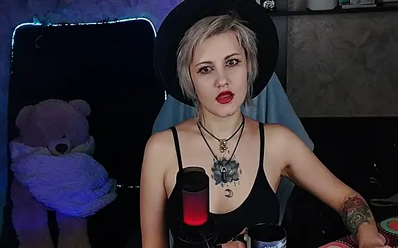 EvaBrownie online show from March 15, 4:10 pm