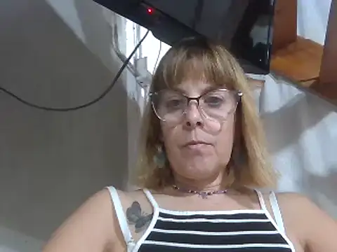 Snapshot of bhianca123 chatting on February 21, 6:26 pm bhianca123 online show from February 21, 6:26 pm