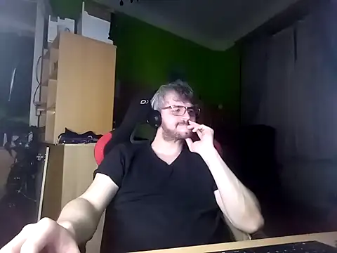 stary-w-kalesonach online show from February 9, 10:11 pm