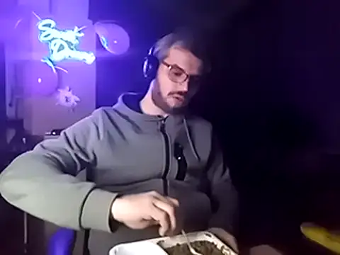 stary-w-kalesonach online show from February 14, 7:23 pm