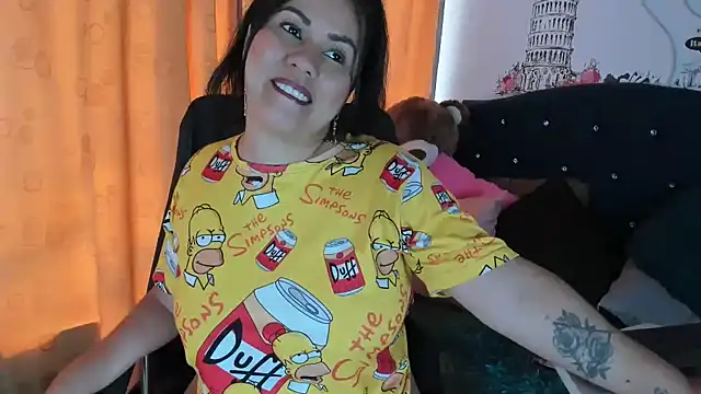 Snapshot of thamara226 chatting on December 18, 2:23 pm thamara226 online show from December 18, 2:23 pm