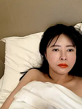 lilandi0521 online show from February 25, 1:09 am