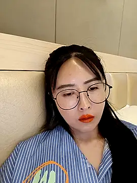 lilandi0521 online show from March 21, 5:21 am