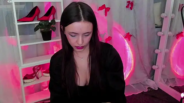 Sahara Shields online show from January 14, 4:29 pm