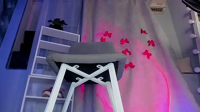 Sahara Shields online show from February 3, 1:30 pm