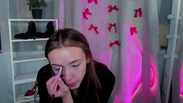 Sahara Shields online show from February 12, 10:24 am