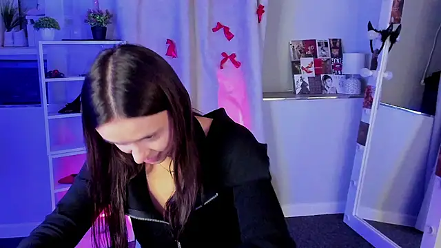 Sahara Shields online show from September 11, 10:04 am