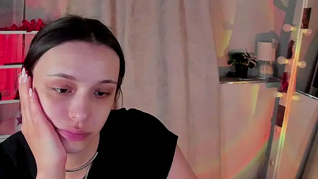 Snapshot of Sahara_Shields chatting on May 7, 9:36 am Sahara Shields online show from May 7, 9:36 am
