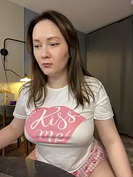 Kiss My Body online show from September 22, 4:42 pm