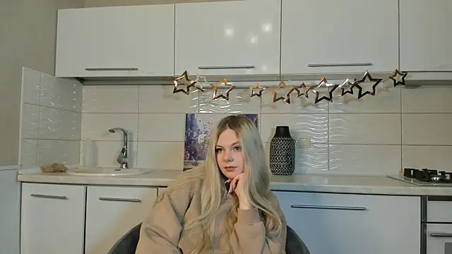 Snapshot of SynnoveEyre chatting on February 10, 2:48 pm SynnoveEyre online show from February 10, 2:48 pm