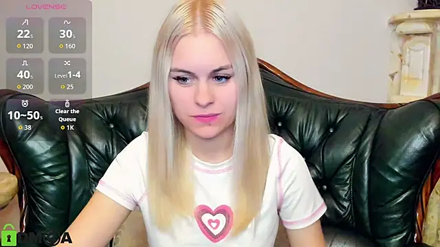 Snapshot of HillEva chatting on September 24, 7:50 pm HillEva online show from September 24, 7:50 pm