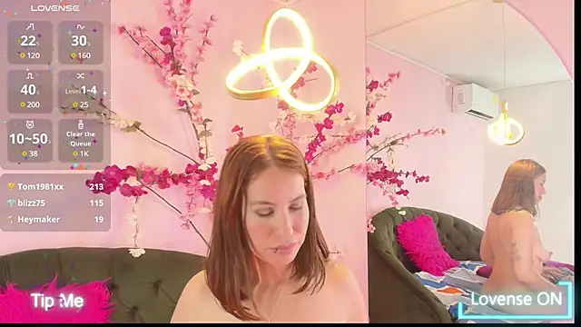 Snapshot of scarlette69 chatting on January 29, 2:09 am scarlette69 online show from January 29, 2:09 am