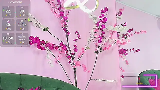 Snapshot of scarlette69 chatting on February 7, 2:19 am scarlette69 online show from February 7, 2:19 am