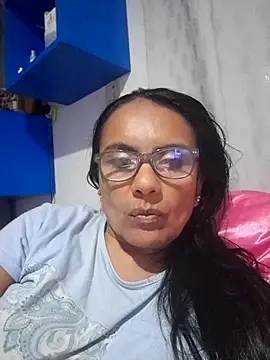 raquell moore online show from October 26, 2:50 am