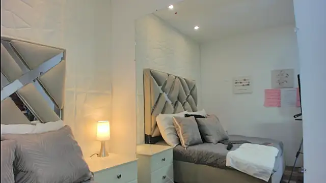 raquell moore online show from March 12, 12:39 am