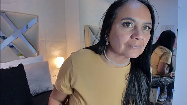 raquell moore online show from March 19, 12:25 am