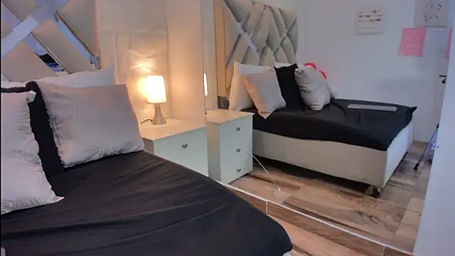 raquell moore online show from March 21, 2:53 pm