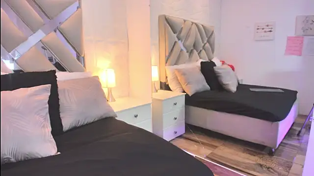 raquell moore online show from April 7, 11:54 am