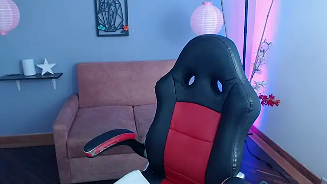 Snapshot of miss_moonlight chatting on February 9, 12:06 am miss moonlight online show from February 9, 12:06 am