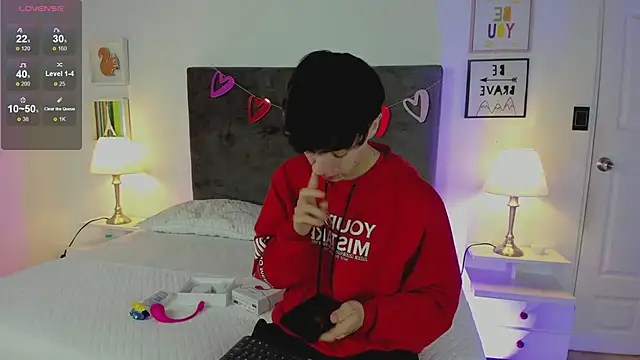 ethan and ava online show from February 28, 1:36 pm