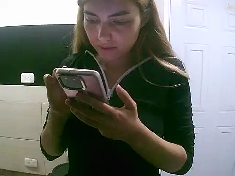 Snapshot of VittoriaTaylor chatting on November 10, 1:59 am VittoriaTaylor online show from November 10, 1:59 am