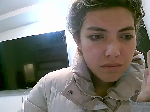 VittoriaTaylor online show from April 17, 4:54 pm