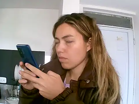 VittoriaTaylor online show from April 18, 6:34 pm