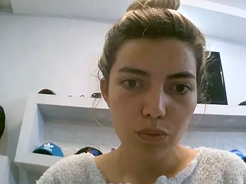 VittoriaTaylor online show from June 3, 11:10 pm