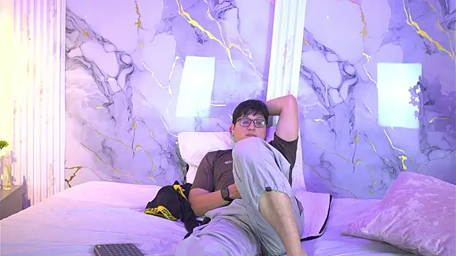 vanilla hot online show from October 12, 7:24 pm