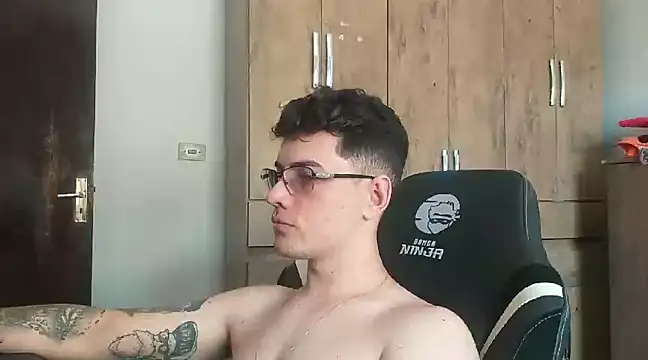 Dyllan   online show from January 24, 6:04 pm