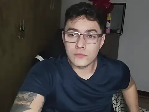 Dyllan   online show from October 12, 2:21 am