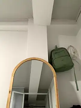 Bella still online show from October 7, 1:08 pm